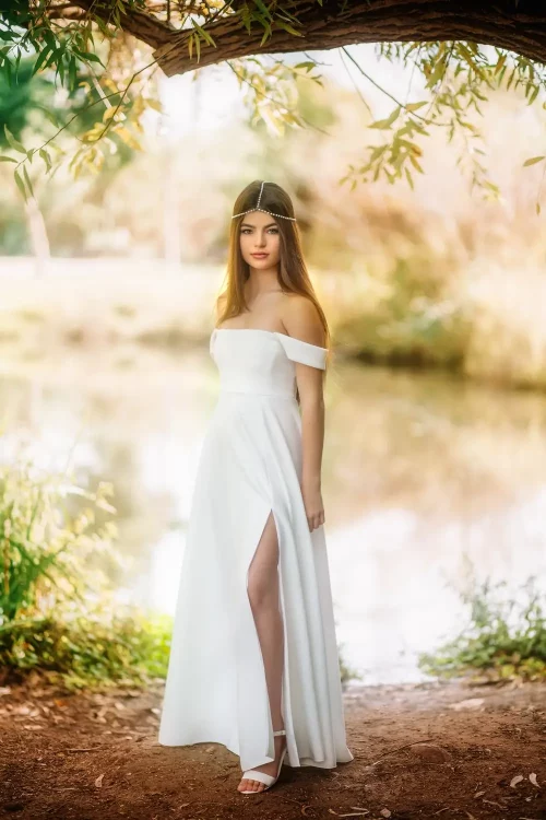 שמלה לבנה ארוכה לבת מצווה
