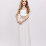 טופ וחצאית לבת מצווה בצבע לבן של המעצבת שמלות אירועים לנערות שלי שכטר